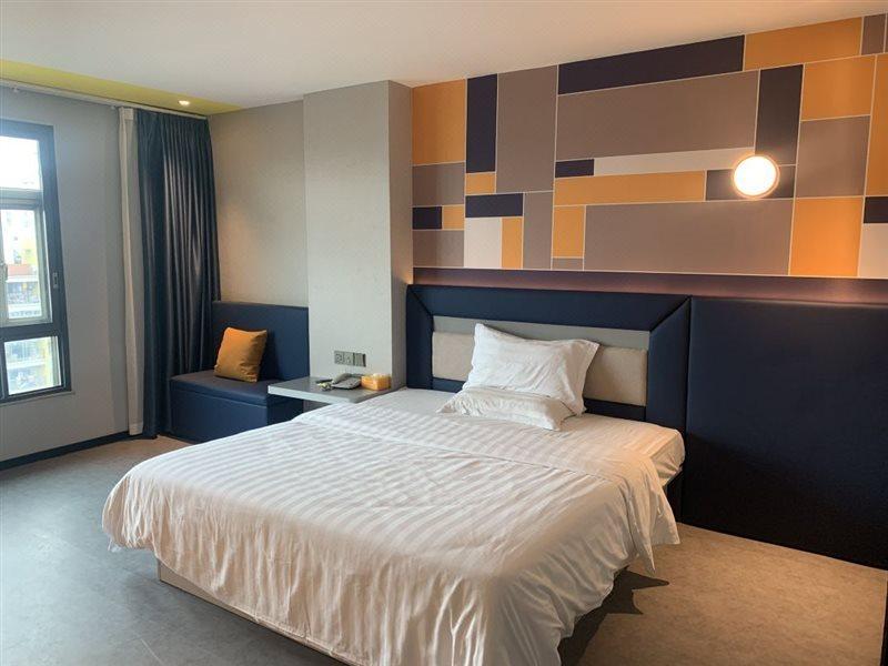 7 Days Inn Yangjiang Xinyue International Studio Екстериор снимка