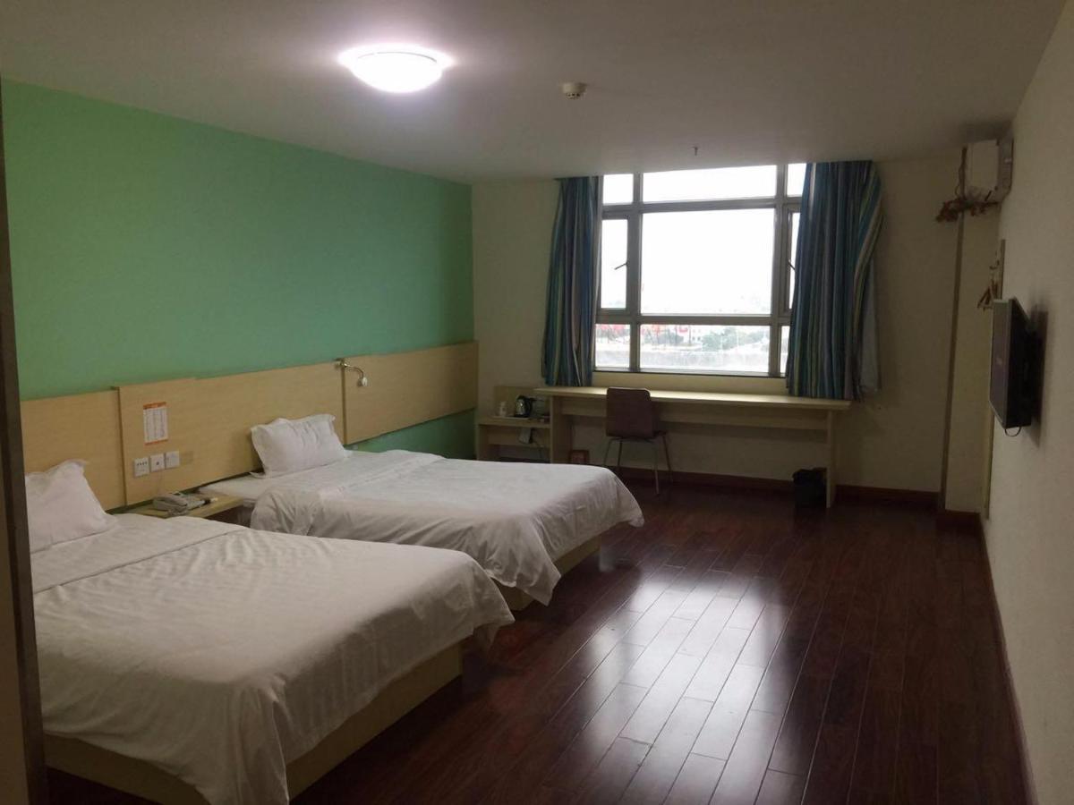 7 Days Inn Yangjiang Xinyue International Studio Екстериор снимка